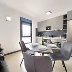Ma Estates Denebola 2 Lägenhet *