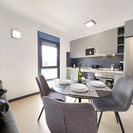 Ma Estates Denebola 2 アパート *