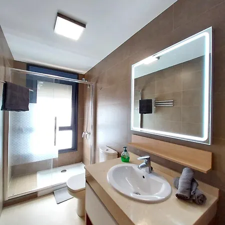 Ma Estates Denebola 2 アパート