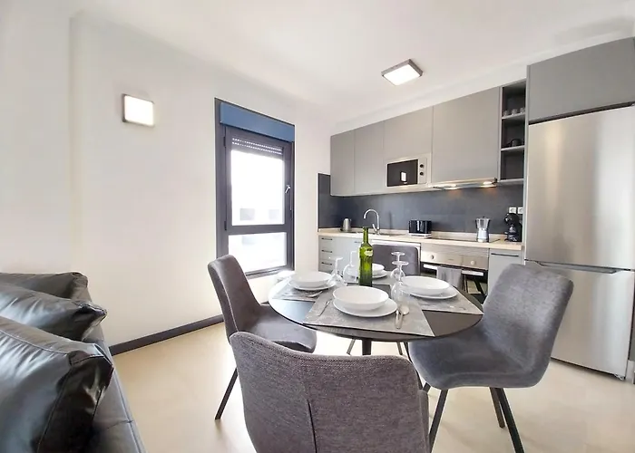 Ma Estates Denebola 2 アパート *